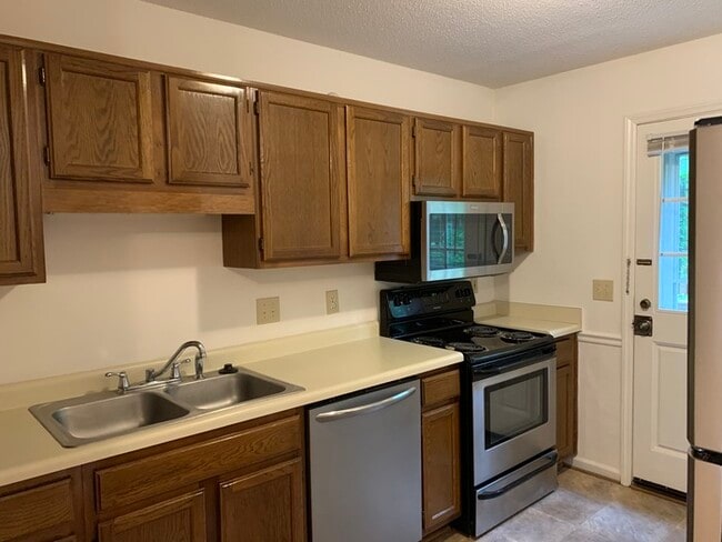 Building Photo - 121 Winners Cir