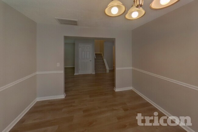 Foto del edificio - 4430 Reserve Hill Crossing