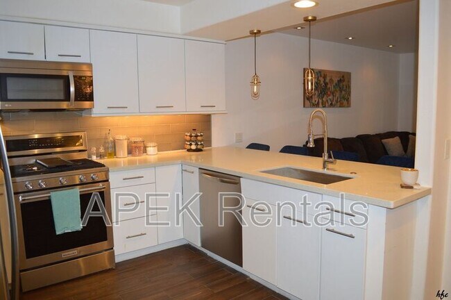 Foto del edificio - 1925 N Vía Miraleste