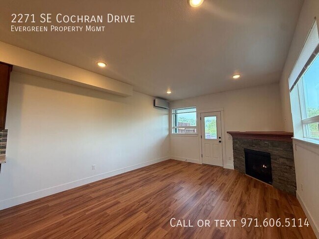 Foto del edificio - 2271 SE Cochran Dr