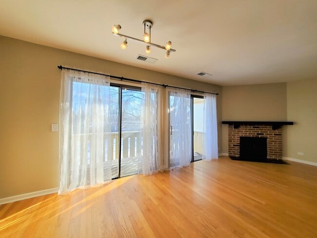 Building Photo - 733 Plum Tree Ct