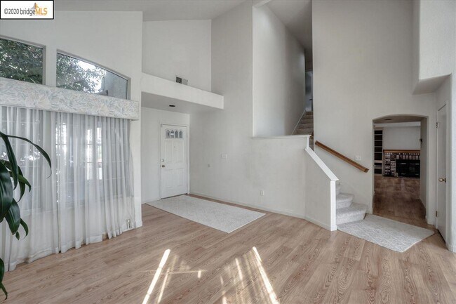 Foto del edificio - 4973 Ridgeview Dr