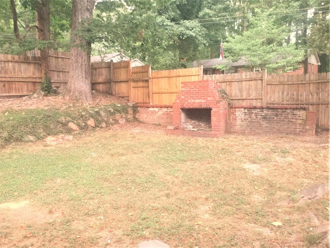 Foto del edificio - 3300 Cole Mill Rd