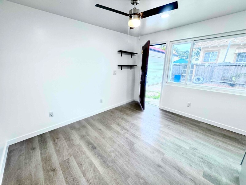 10809 Yukon Ave S Unit Studio, Inglewood, CA 90303 Room for Rent in
