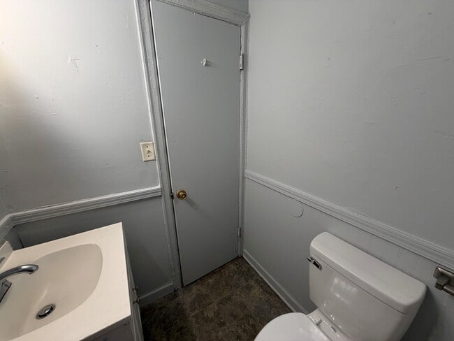Building Photo - 1221 Williams-E