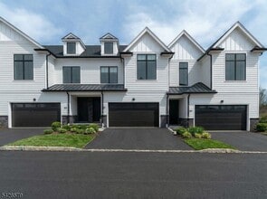 Building Photo - 27 Feldman Ct