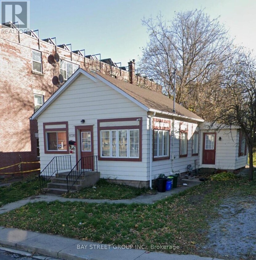 Photo principale - 4738 Huron St