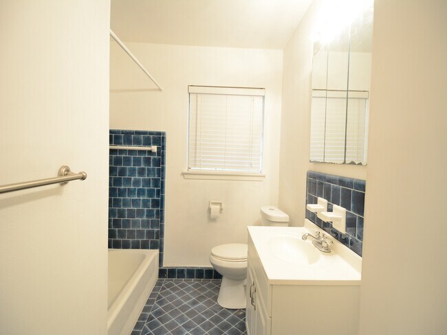 Foto del edificio - 7515 Schiller St