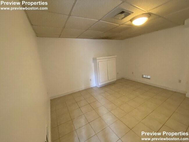 Building Photo - 32 Brayton Rd