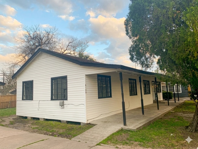 Photo - 6109 Wayland St. House