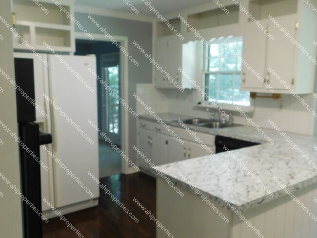 Building Photo - 11313 Mountain Crest Dr SE