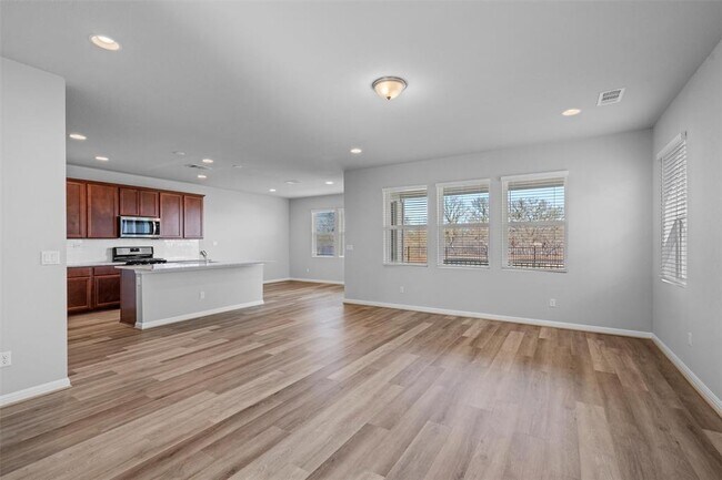 Building Photo - 453 Gaida Loop