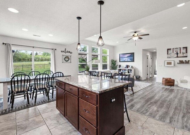 Building Photo - 3 bd, 2 ba house in S Columbia, just off Rt K, fenced, w/d, new shape