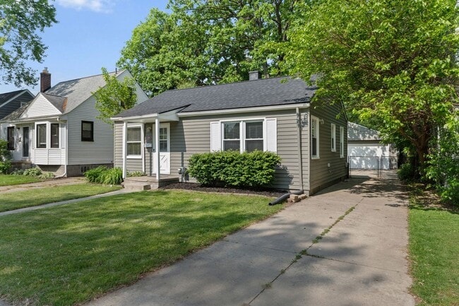 Building Photo - 3203 Goodrich St