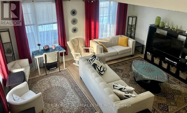 Building Photo - 142 Salterton Cir