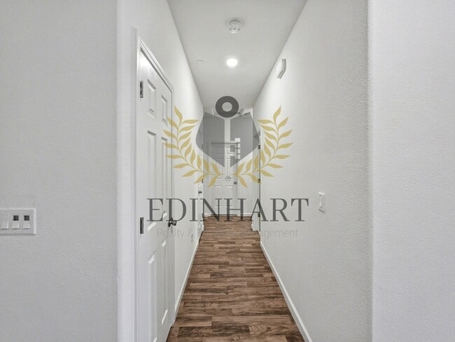 Building Photo - 7198 E Normal Ave