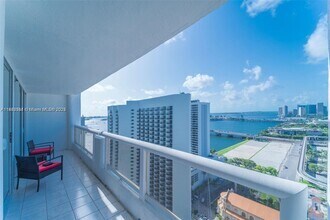 Building Photo - 1717 N Bayshore Dr
