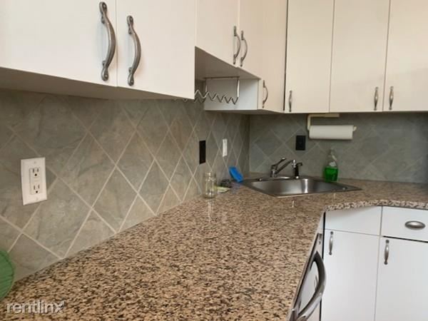 Building Photo - 1 br, 1 bath Condo - 22 Monument Ave Apt A2