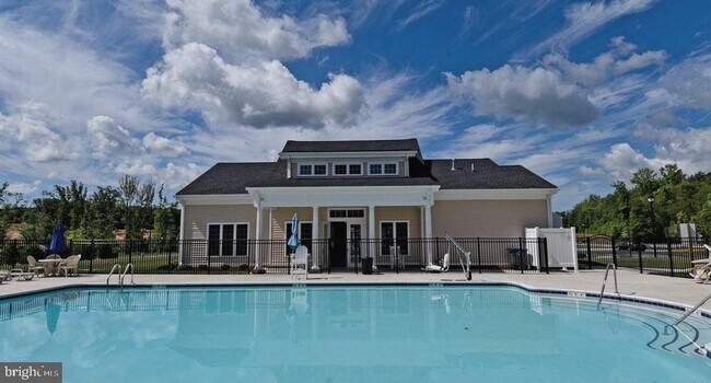 Foto del edificio - 8439 Devries Ln