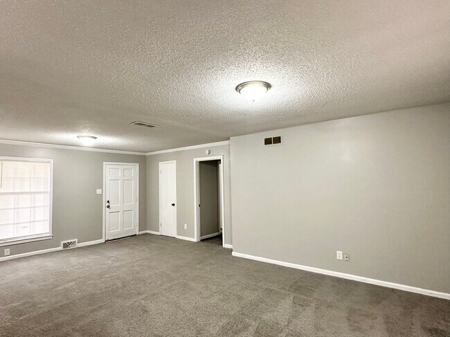Building Photo - 2784 Bragg Ln