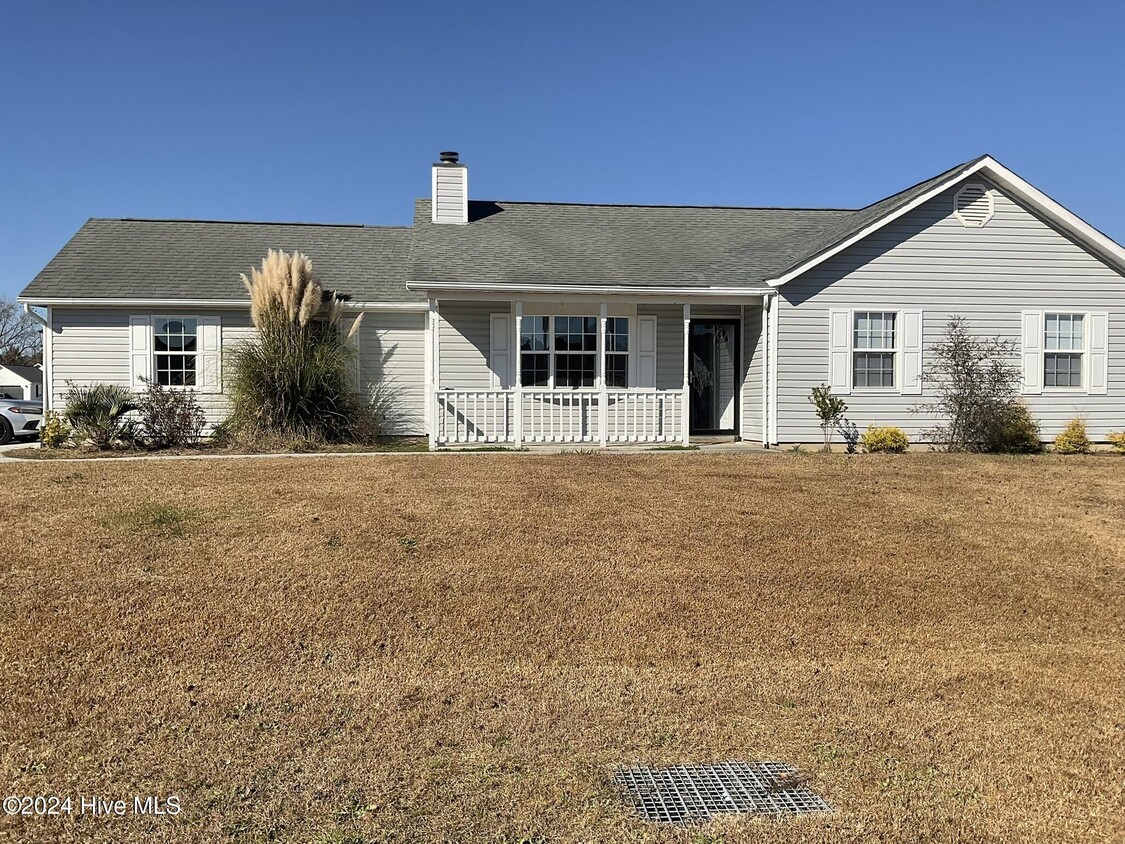 Primary Photo - 511 Amber Ave