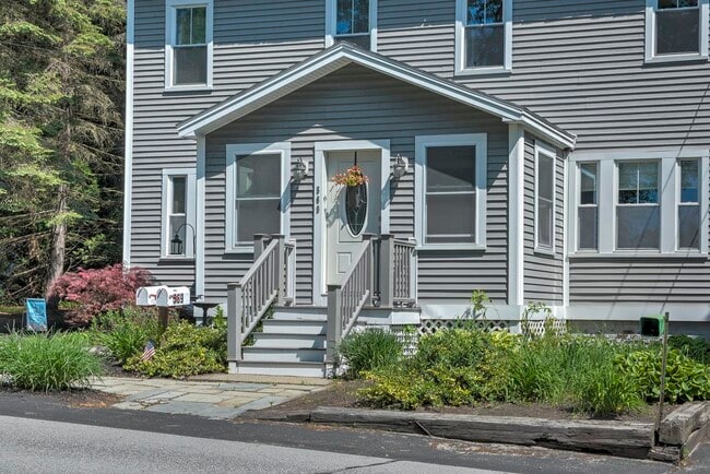 Building Photo - 569 West St