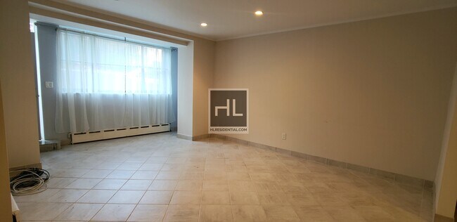 Building Photo - VIDEO LINK - 32 STREET - PRIVATE ENTRANCE