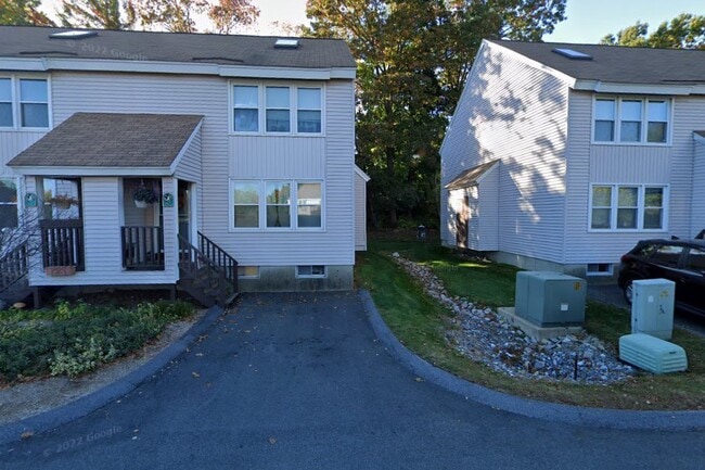 Building Photo - 347 Circle Rd