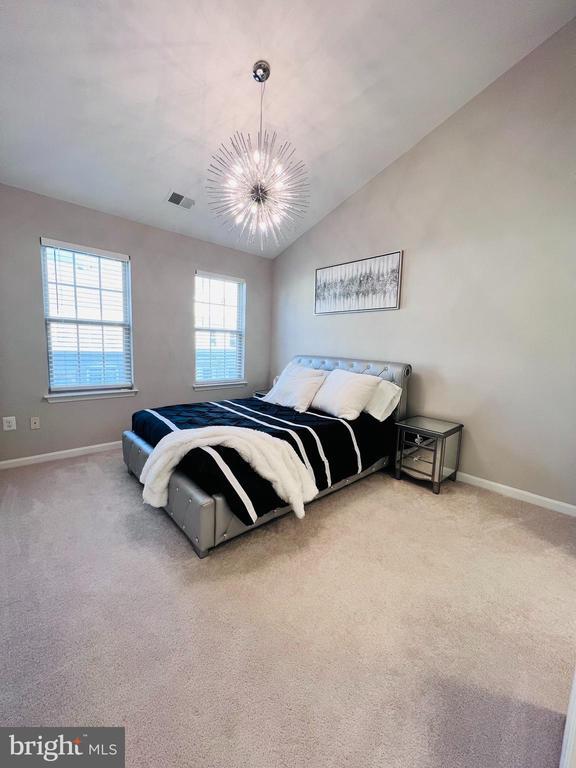 Foto del edificio - 46375 Pryor Square