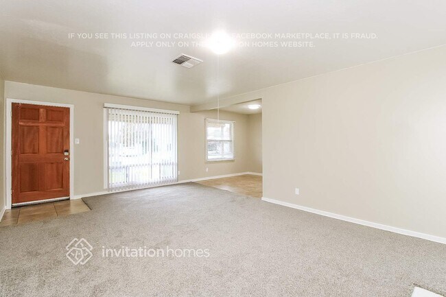 Building Photo - 2223 Juliesse Ave