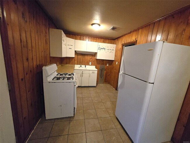 Foto del edificio - 1809 Midway St