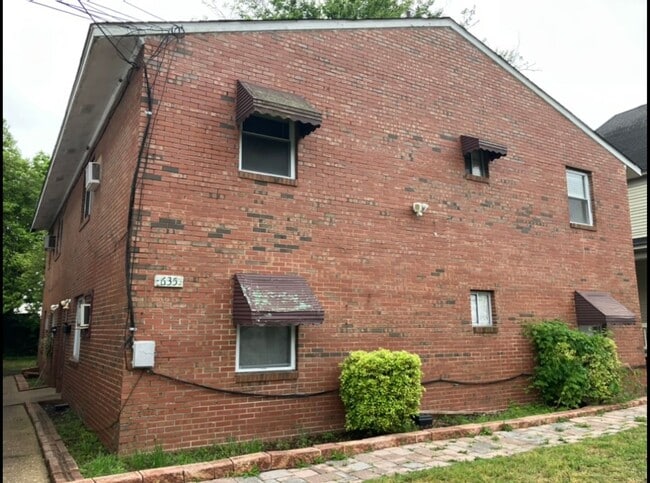 Building Photo - 635 W 26th St