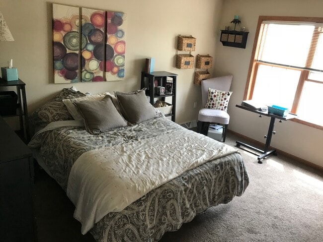 Spacious Upstairs Bedroom - 6952 Littlemore Dr