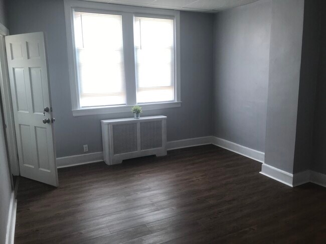 Foto del edificio - 423 Snyder Ave