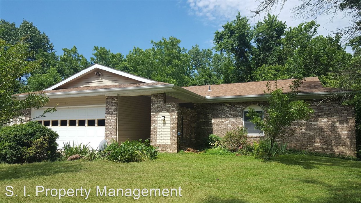 Primary Photo - 3 br, 3.5 bath House - 422 Lake Dr