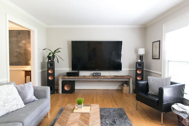 Foto del edificio - 808 Buckle Ct