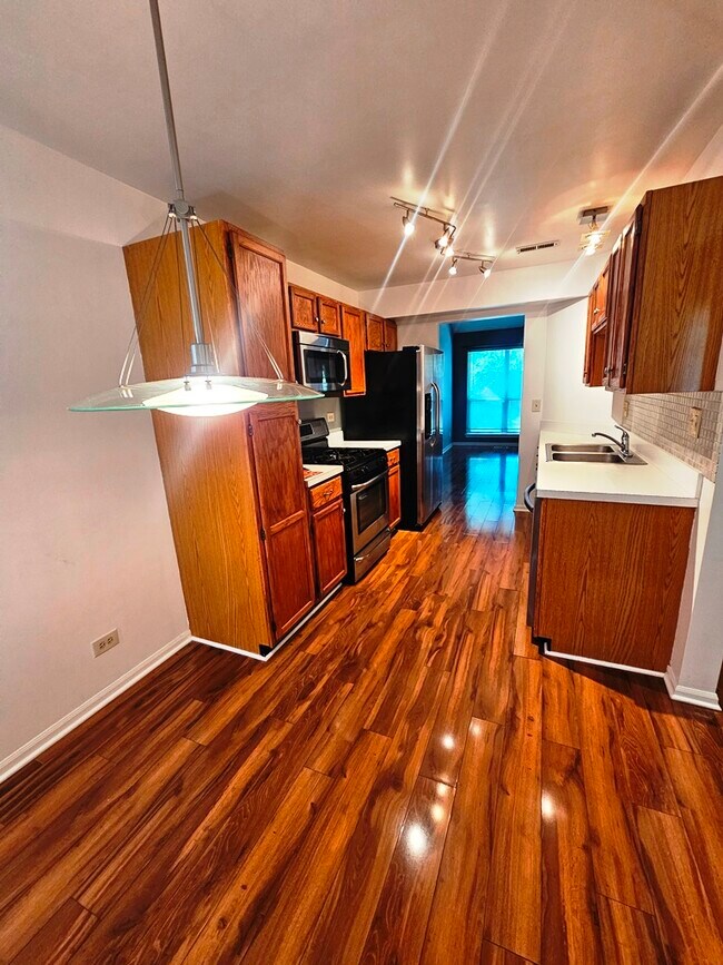 Foto del edificio - 1605 W Portsmith Ln