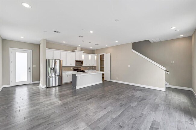 Foto del edificio - 4450 W Tidwell Rd