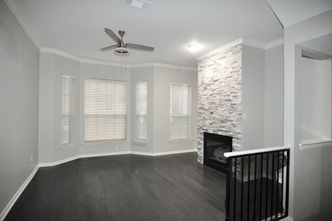 Building Photo - 2902 State St