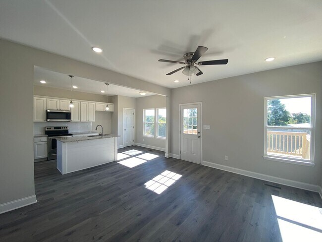 Foto del edificio - Home for Rent in Trussville, AL... Availab...