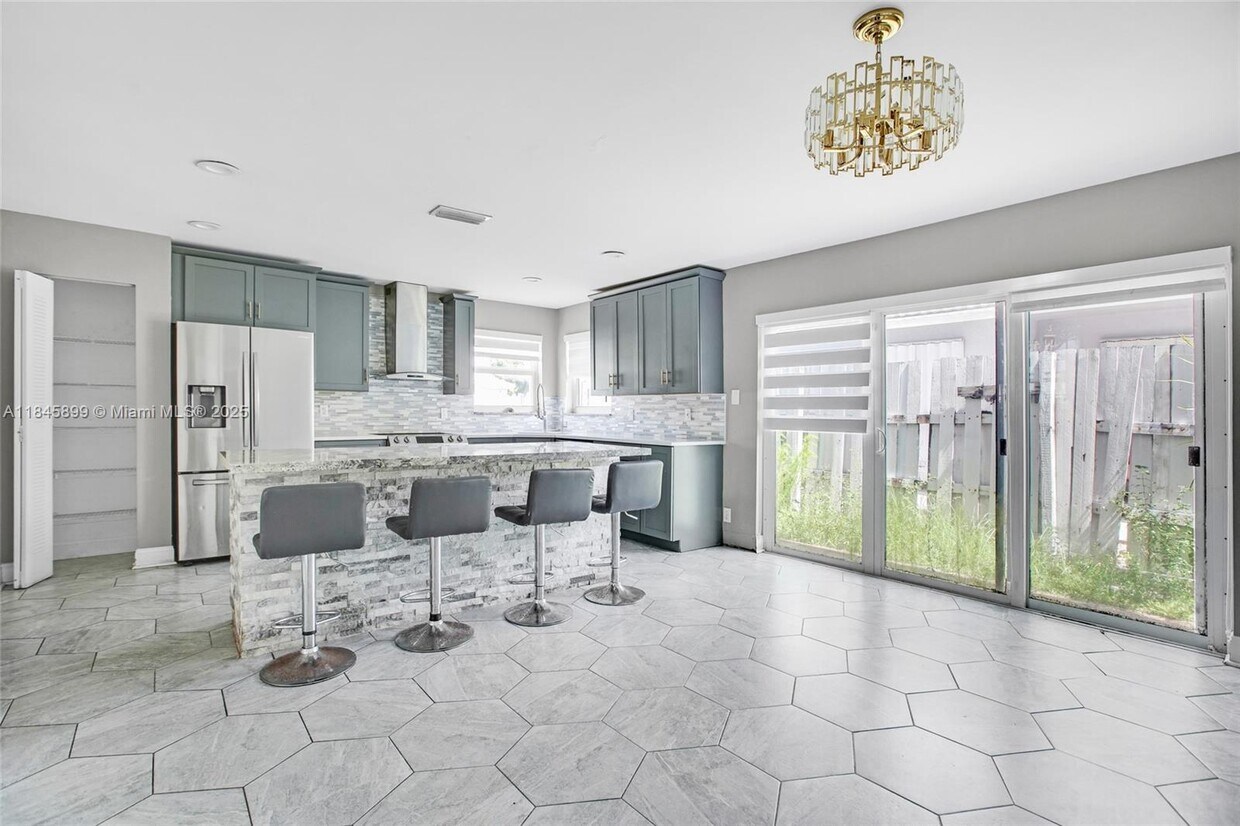 Foto principal - 5498 NW 45th Way