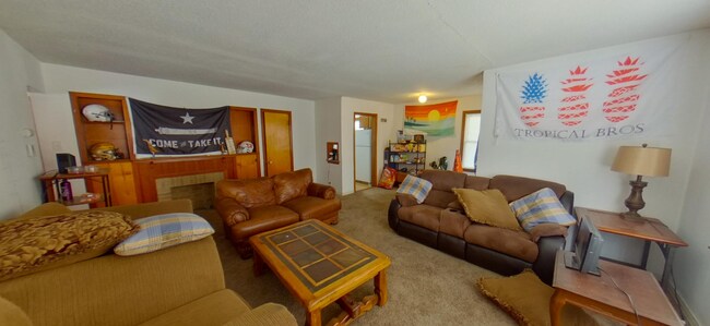 Building Photo - 3D Tour Available - Huge House + Pet Frien...