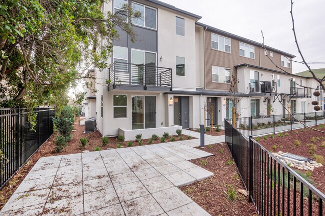 Building Photo - 29743 Hansen St