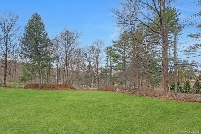 Building Photo - 630 Quaker Rd