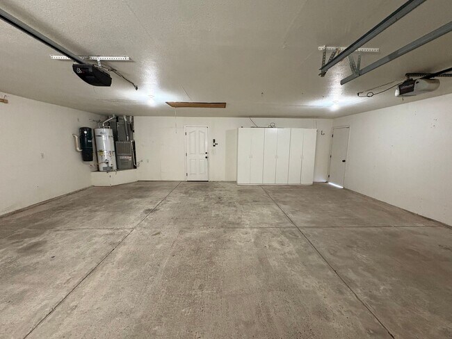 Foto del edificio - Gorgeous home with a swimming pool coming!