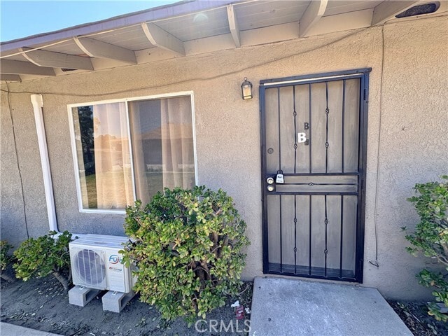 Building Photo - 4572 Canoga St