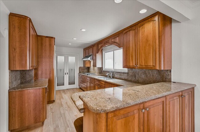 Foto del edificio - Beautiful 3 bed 2.5 bath townhome in Millbrae