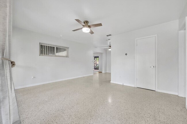 Foto del edificio - 3 bed Home in Audubon Park