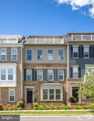 Building Photo - 1705 Cottonwood Grove Rd