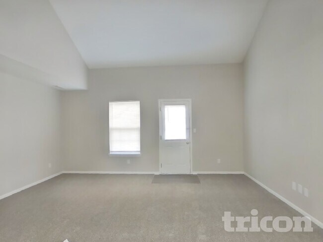 Foto del edificio - 484 Brookstone Dr